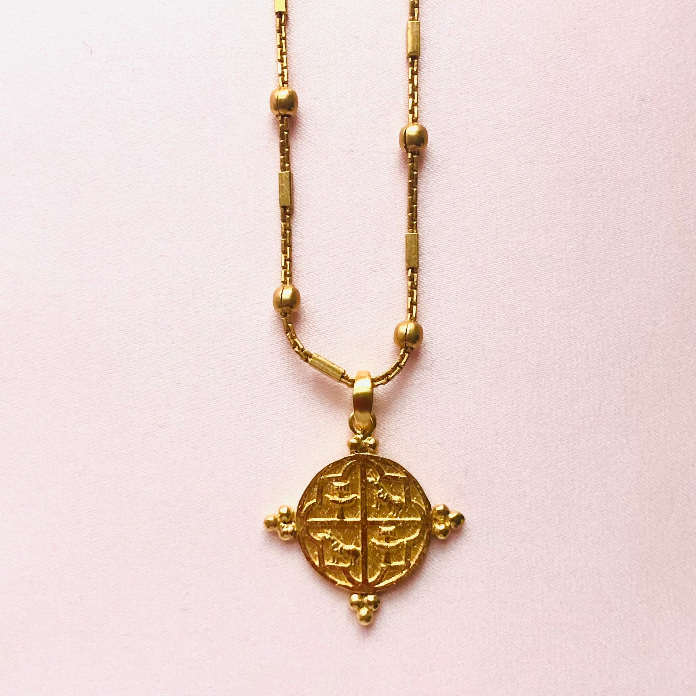 Daro pendant