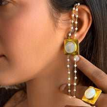 Load image into Gallery viewer, Mother Of Pearl Earrings