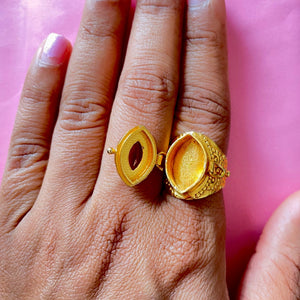 Garnet Poison Ring